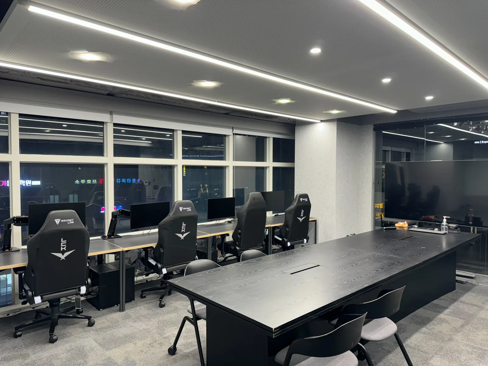 4F practice room at night