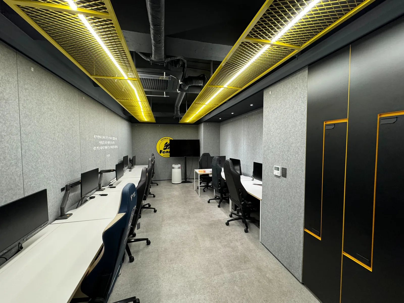5F signature bootcamp room